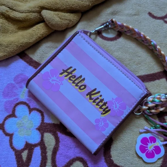 Hello Kitty Pink Tropical Wallet - Picture 2 of 4